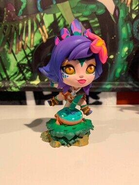 League of Legends the Curious Chameleon Neeko Figure